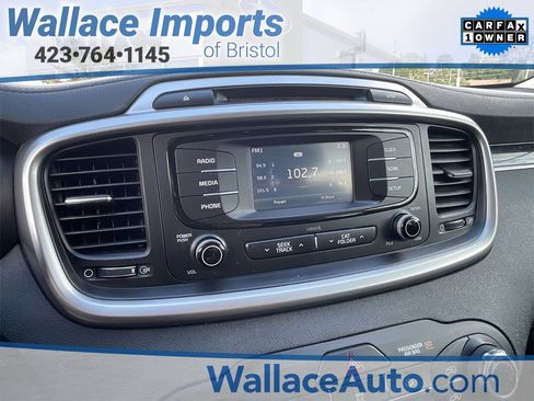 Used 2018 Kia Sorento LX image 11