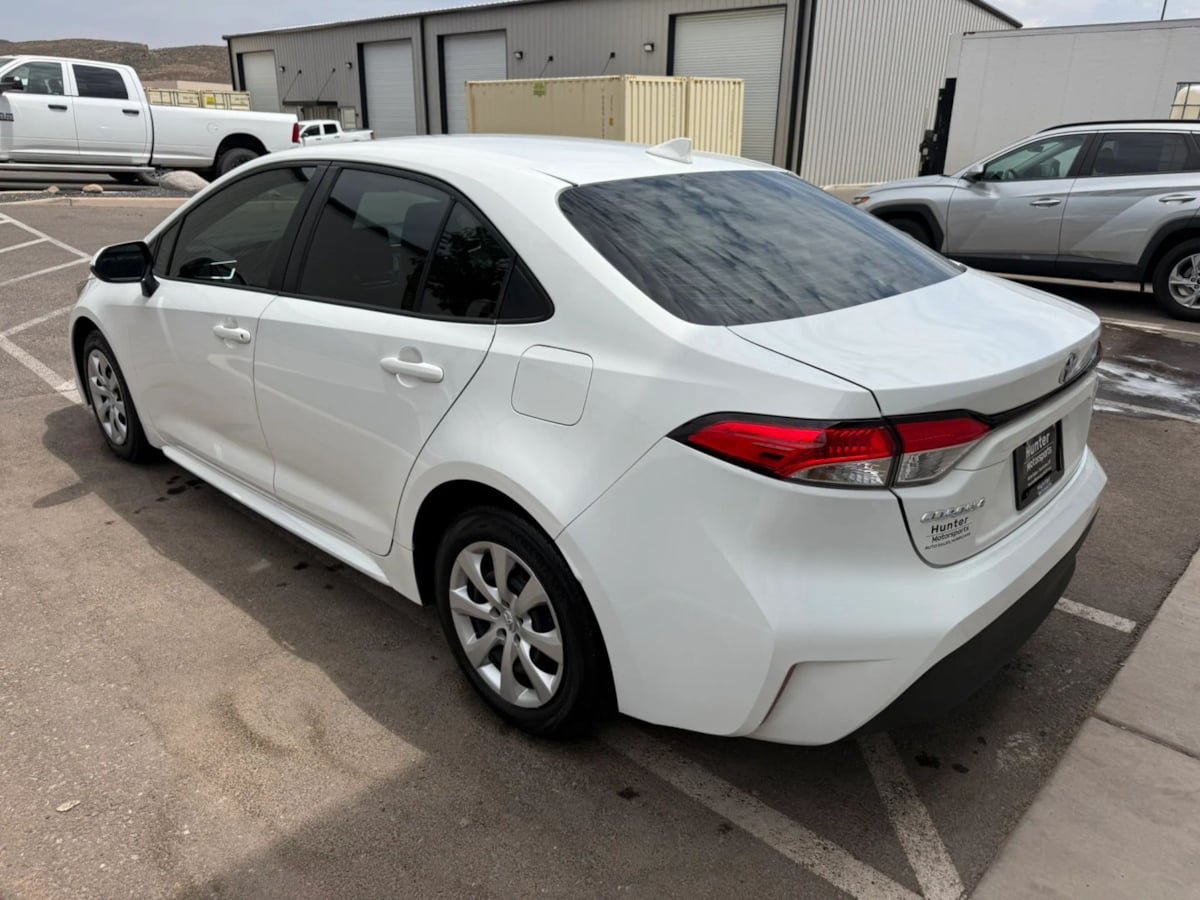 Used 2024 Toyota Corolla LE FWD image 5