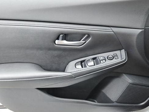 Used 2021 Nissan Sentra SV FWD image 16