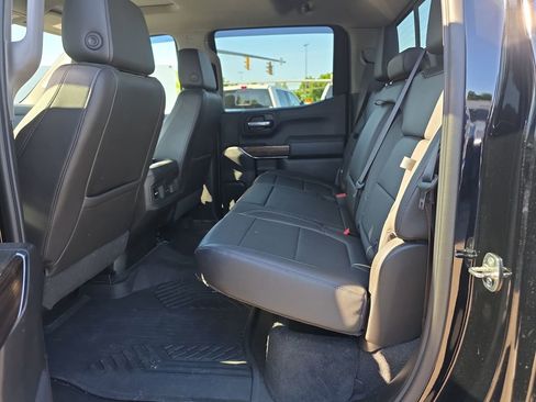 Used 2020 Chevrolet Silverado 1500 LT Trail Boss w/ Midnight Edition AWD/4WD image 17