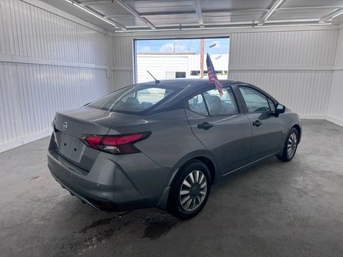 Used 2021 Nissan Versa S FWD image 5