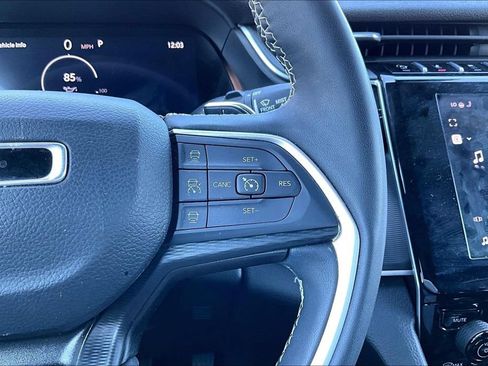 Used 2024 Jeep Grand Cherokee Altitude AWD/4WD image 12