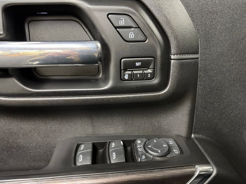 Used 2020 Chevrolet Silverado 2500 LTZ w/ LTZ Convenience Package image 25