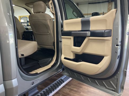 Used 2019 Ford F250 XLT w/ XLT Premium Package AWD/4WD image 15