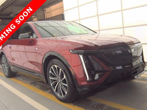 Used 2024 Cadillac Lyriq Sport w/ LPO, Floor Liner Package AWD/4WD image 3
