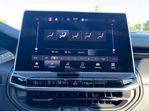 Used 2025 Jeep Compass Trailhawk AWD/4WD image 61
