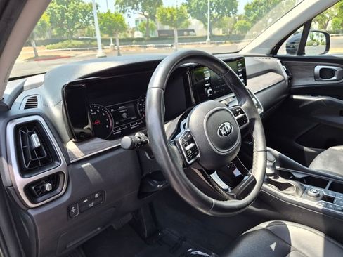 Used 2021 Kia Sorento EX FWD image 10