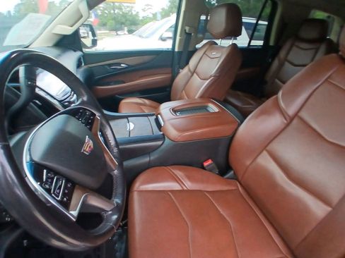Used 2019 Cadillac Escalade Premium Luxury w/ LPO, Radiant Package image 15