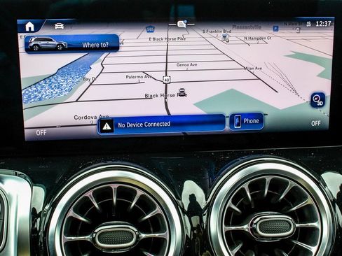 Used 2024 Mercedes-Benz GLB 250 4MATIC w/ Driver Assistance Package image 21