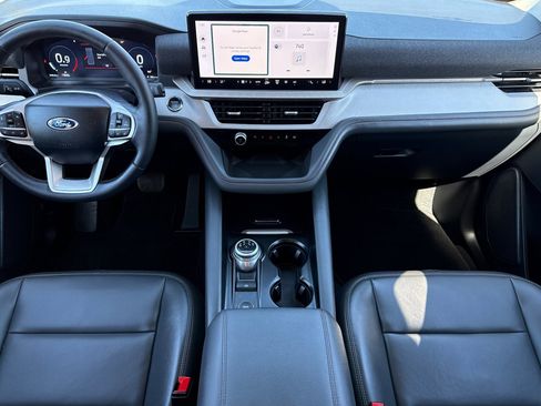 Used 2025 Ford Explorer Active w/ Active Comfort Package image 13