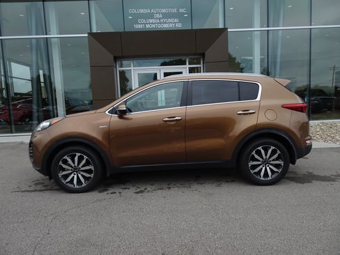Used 2017 Kia Sportage EX w/ EX Technology Package AWD/4WD image 2
