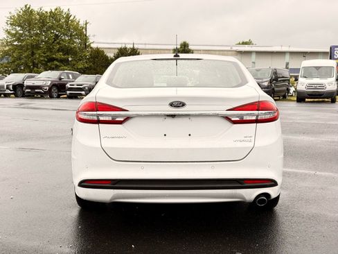 Used 2018 Ford Fusion SE w/ Equipment Group 602A FWD image 8