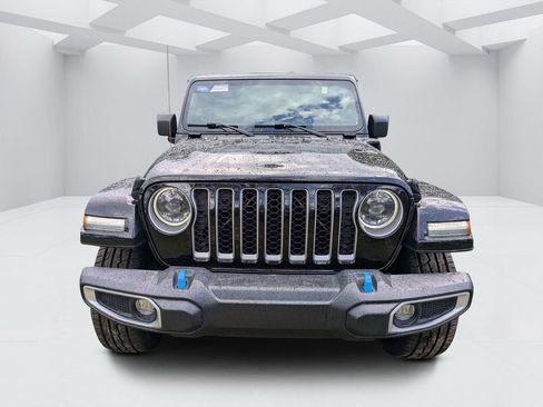 Used 2023 Jeep Wrangler Unlimited Sahara w/ Cold Weather Group AWD/4WD image 8