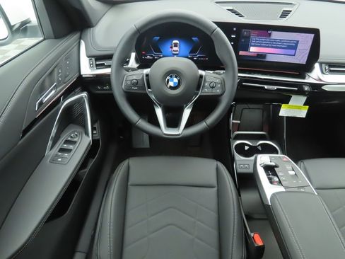 Used 2025 BMW X1 xDrive28i w/ Convenience Package image 11