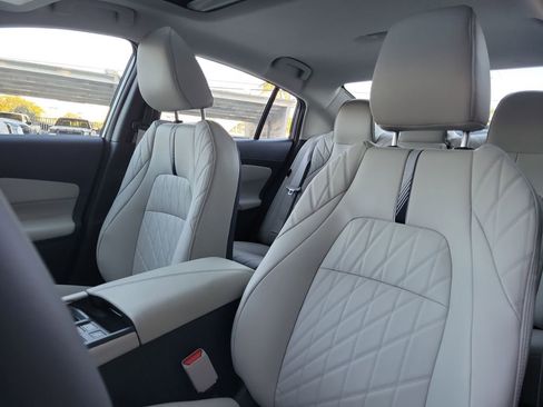 New 2026 Nissan Sentra SL w/ Floor Mat Package image 28