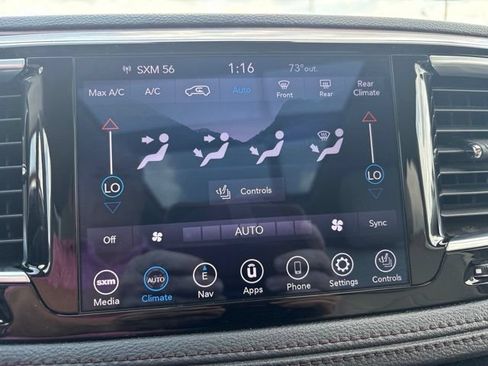 Used 2019 Chrysler Pacifica Limited w/ Advanced Safetytec Group FWD image 13