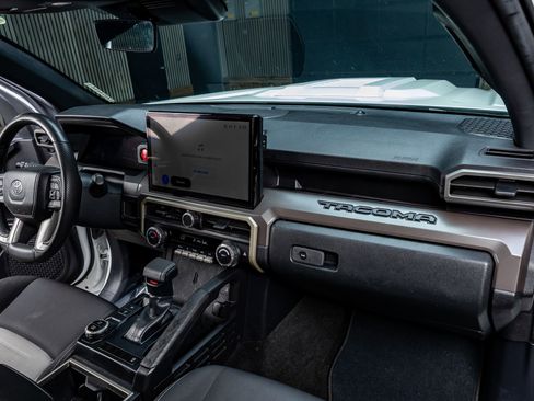 Used 2024 Toyota Tacoma TRD Sport image 18