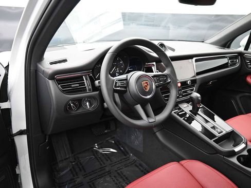 New 2026 Porsche Macan AWD/4WD image 4