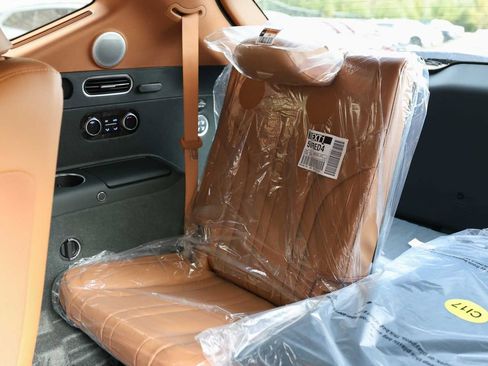 New 2026 Genesis GV80 2.5T Prestige image 11