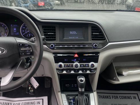 Used 2020 Hyundai Elantra SE w/ Cargo Package (C1) FWD image 14