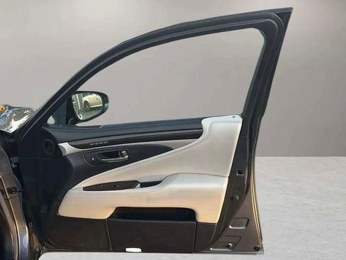 Used 2013 Lexus LS 460 L image 23