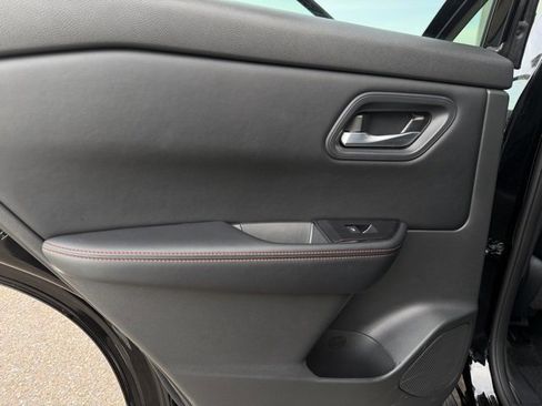 Certified 2025 Nissan Rogue SV image 14