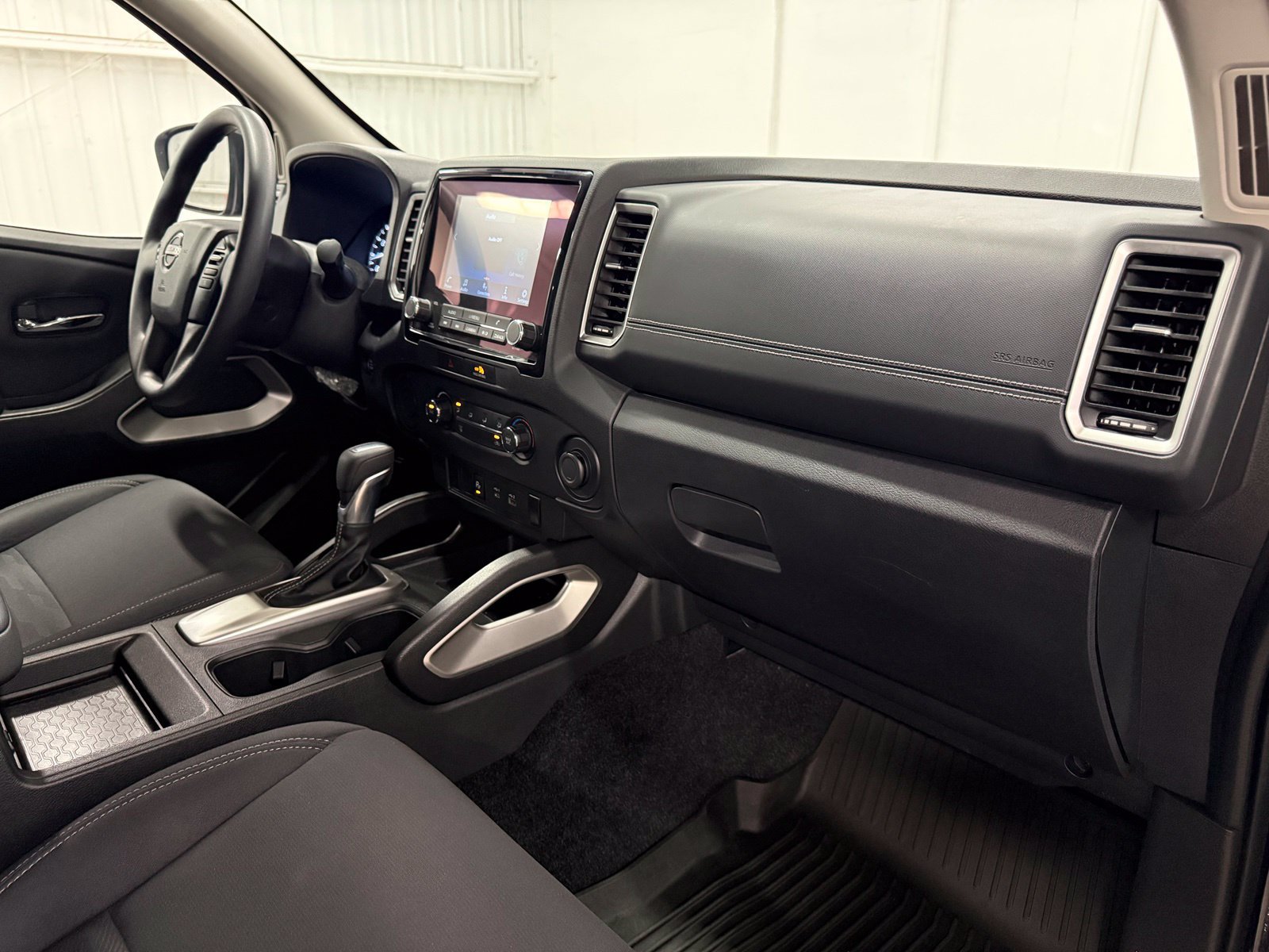 Used 2023 Nissan Frontier SV w/ Technology Package RWD image 21