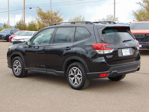 Certified 2023 Subaru Forester Premium AWD/4WD image 6