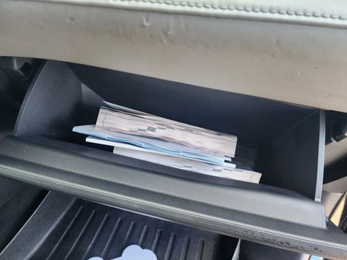 Used 2020 Toyota Highlander XLE image 22