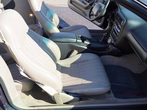 Used 2002 Chevrolet Camaro Z28 w/ SS Performance/Appearance Pkg image 19