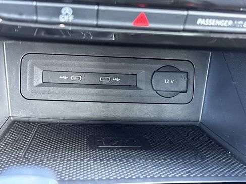 Used 2022 Volkswagen Atlas Cross Sport SEL R-Line image 39