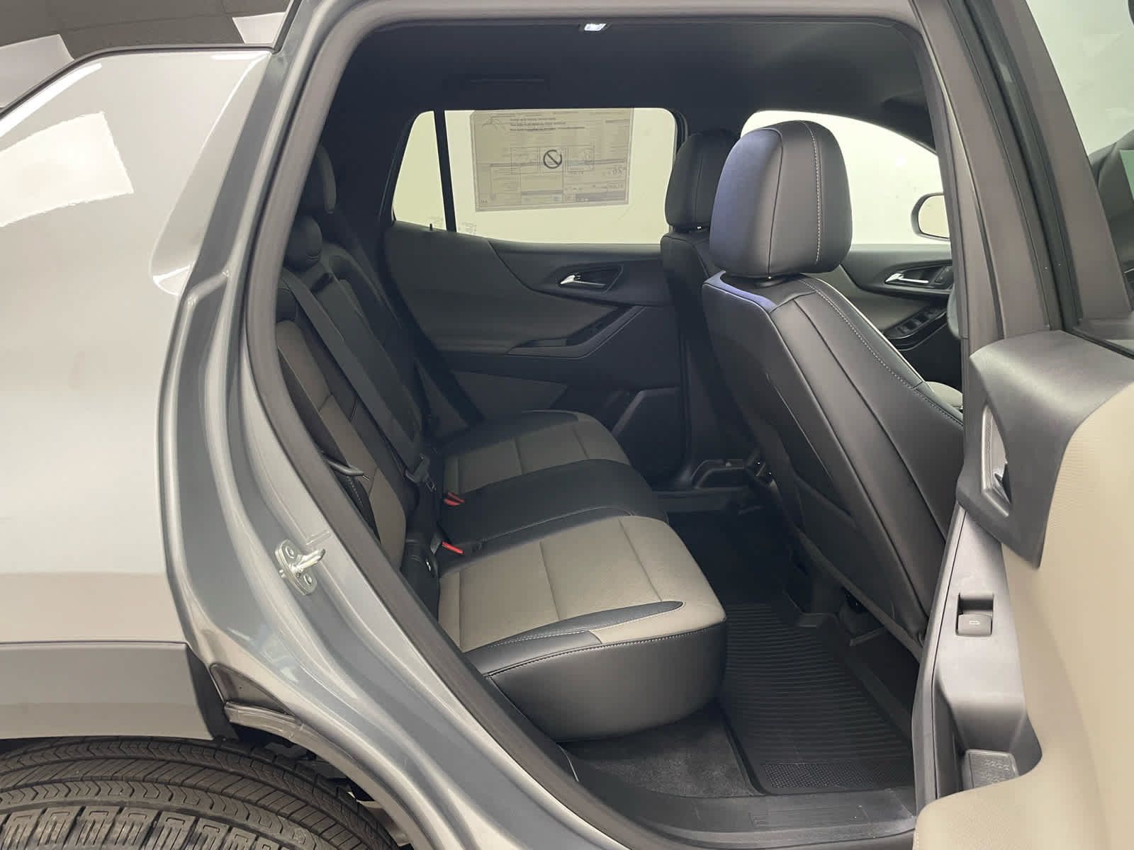 New 2027 Chevrolet Equinox LT w/ Convenience Package II AWD/4WD image 14