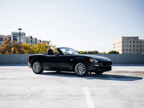 Used 2017 FIAT 124 Spider Lusso image 51