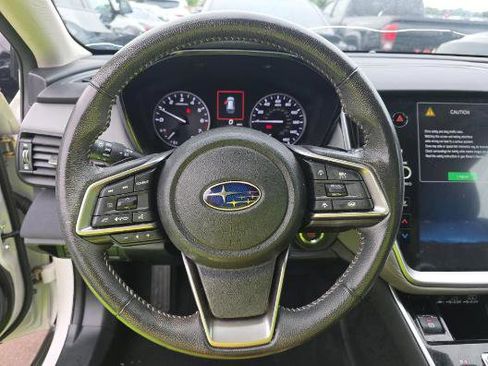 Used 2024 Subaru Outback Premium AWD/4WD image 5