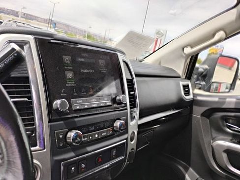 Used 2021 Nissan Titan SV w/ SV Convenience Package AWD/4WD image 17