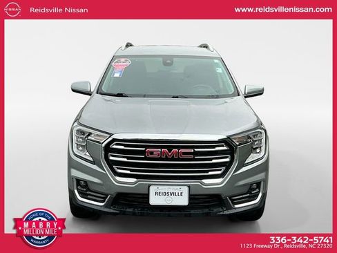 Used 2024 GMC Terrain SLT image 9