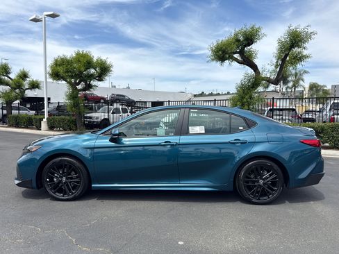 New 2026 Toyota Camry SE image 4