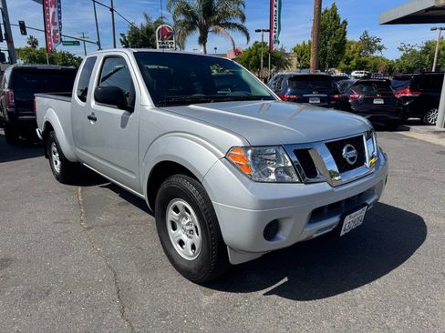 Used 2021 Nissan Frontier S w/ S Utility Package RWD image 2