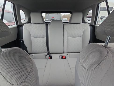 Used 2025 Toyota Corolla Cross L image 12