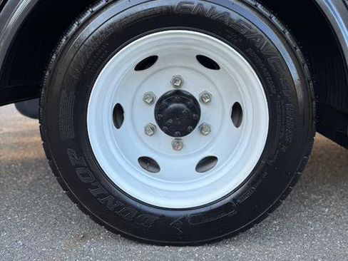 Used 2024 Isuzu NPR image 13