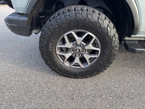 Certified 2022 Ford Bronco Badlands image 9