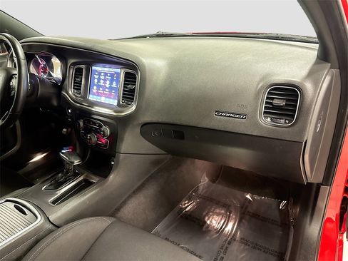 Used 2019 Dodge Charger R/T image 32