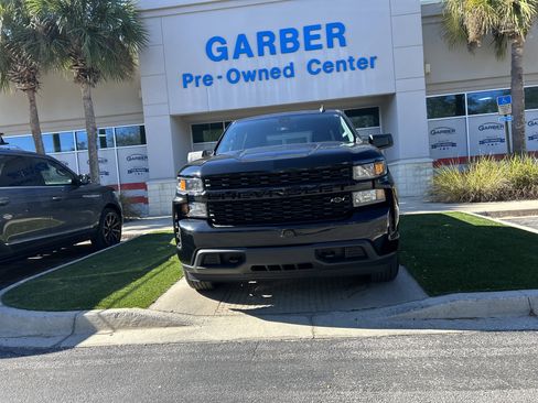 Used 2022 Chevrolet Silverado 1500 Custom w/ LPO, Dark Essentials Package image 2