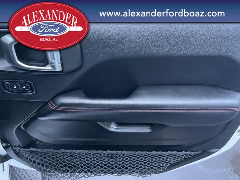 Used 2018 Jeep Wrangler Unlimited Rubicon w/ Cold Weather Group image 16