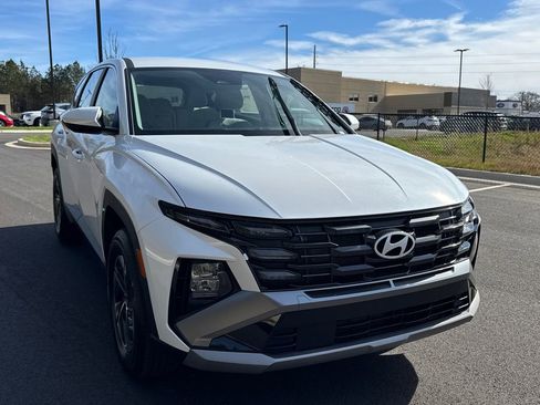 New 2026 Hyundai Tucson Blue SE image 8