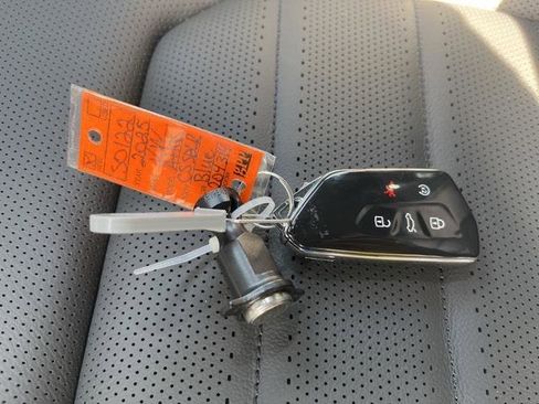 Certified 2025 Volkswagen Atlas Cross Sport SEL R-Line image 41