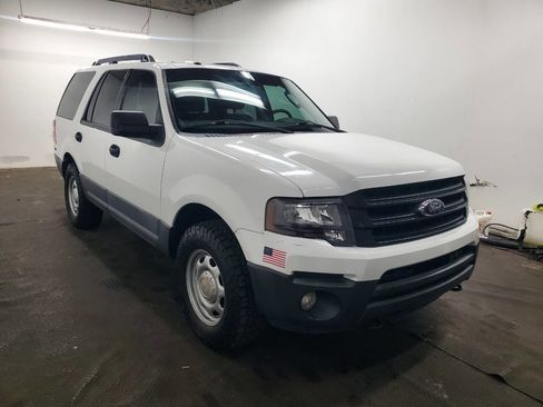 Used 2017 Ford Expedition XL w/ Fleet Convenience Package RWD image 3