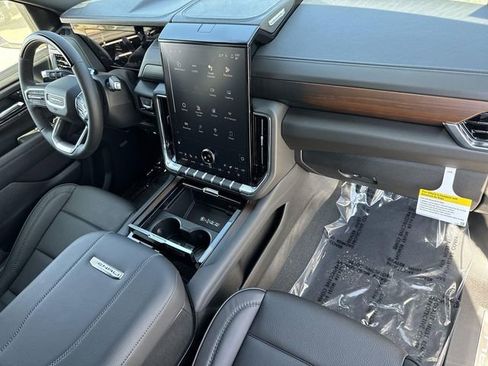 New 2026 GMC Yukon XL Denali w/ Denali Reserve Package image 31