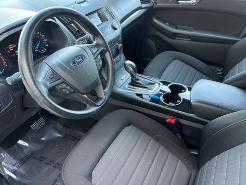 Used 2018 Ford Edge SE FWD image 4