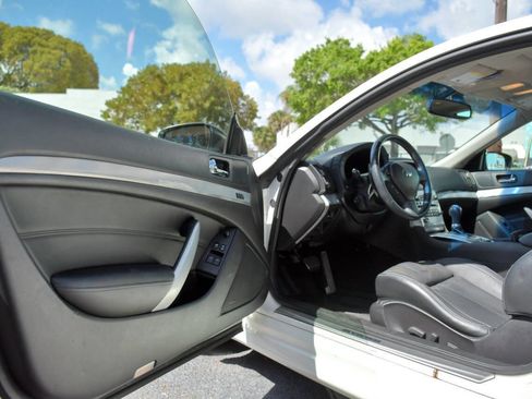 Used 2014 INFINITI Q60 Journey w/ Premium Package RWD image 16